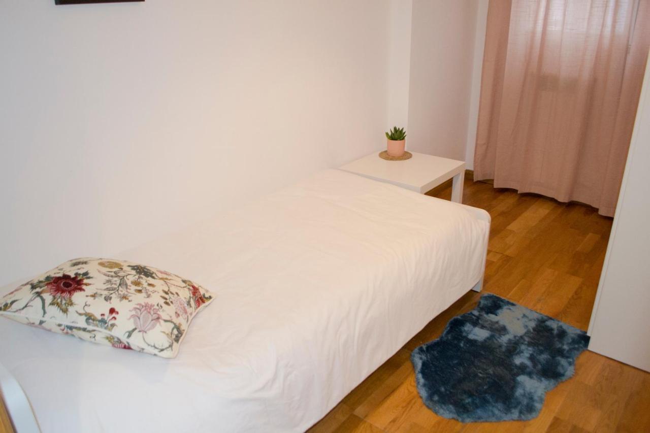Apartamenticos Torrenueva I Saragosse Extérieur photo